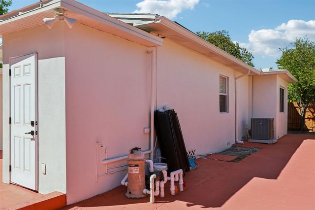 5010 8th AVE N, St Petersburg, FL 33710