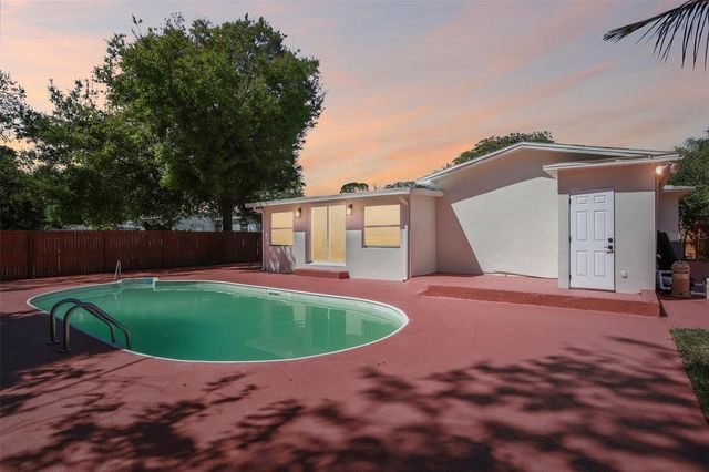 5010 8th AVE N, St Petersburg, FL 33710