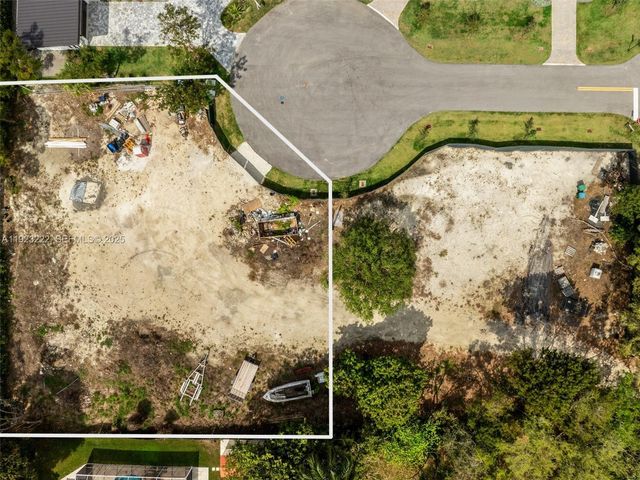 6990 SW 91st St, Pinecrest, FL 33156