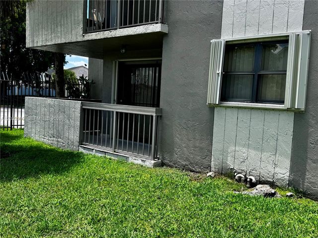 1121 SW 122nd Avenue 1122, Miami, FL 33184