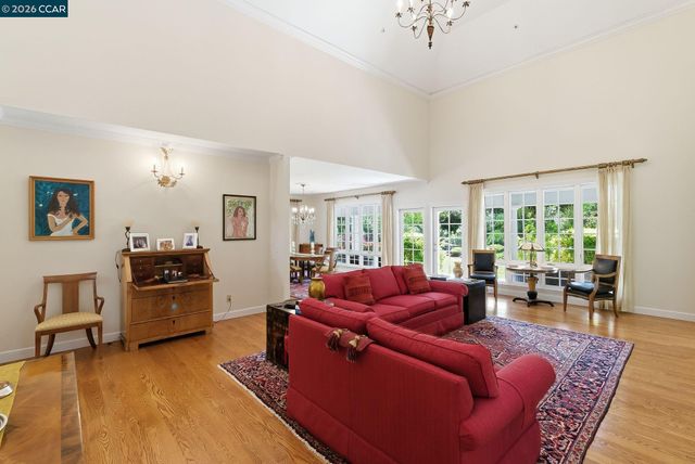 45 N Merrill Circle, Moraga, CA 94556