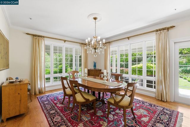 45 N Merrill Circle, Moraga, CA 94556