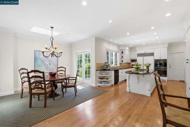 45 N Merrill Circle, Moraga, CA 94556