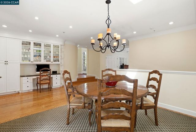 45 N Merrill Circle, Moraga, CA 94556