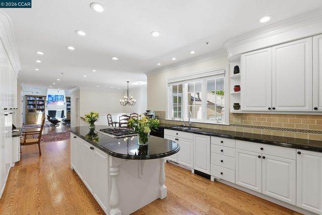45 N Merrill Circle, Moraga, CA 94556