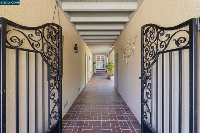 45 N Merrill Circle, Moraga, CA 94556