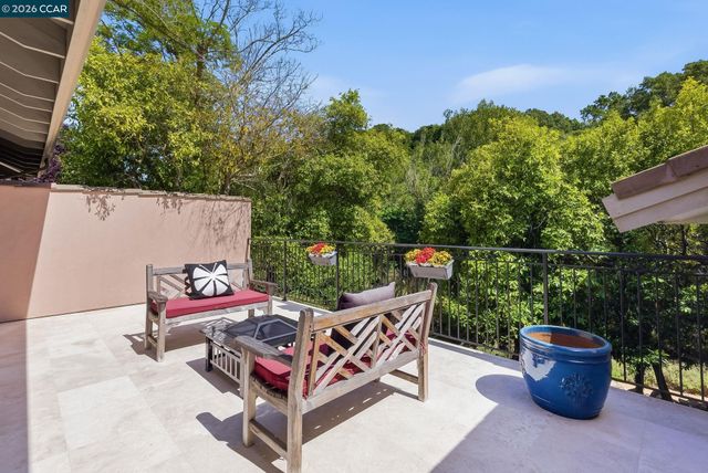 45 N Merrill Circle, Moraga, CA 94556