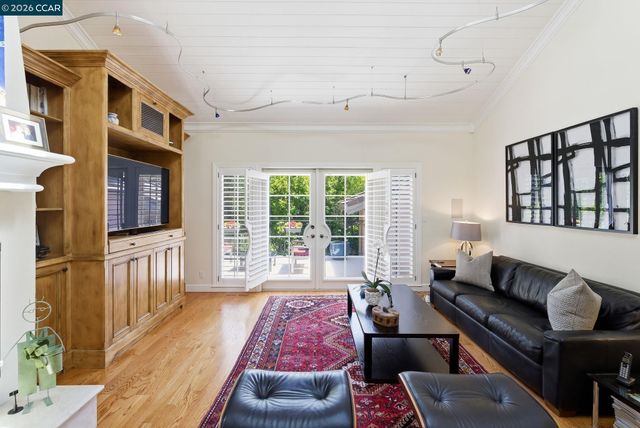 45 N Merrill Circle, Moraga, CA 94556