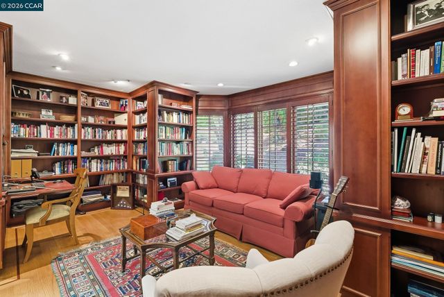 45 N Merrill Circle, Moraga, CA 94556