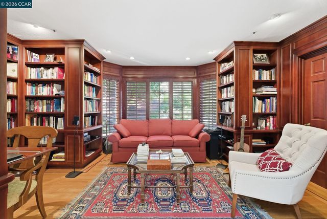 45 N Merrill Circle, Moraga, CA 94556