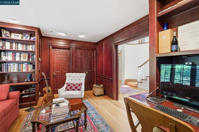45 N Merrill Circle, Moraga, CA 94556