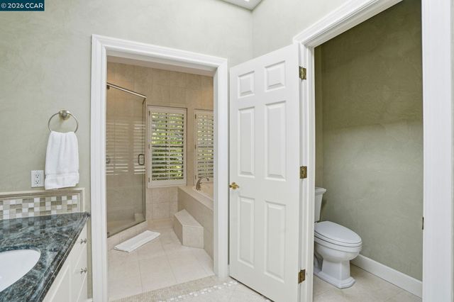45 N Merrill Circle, Moraga, CA 94556