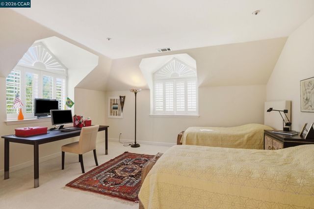 45 N Merrill Circle, Moraga, CA 94556