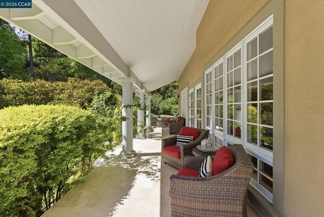 45 N Merrill Circle, Moraga, CA 94556