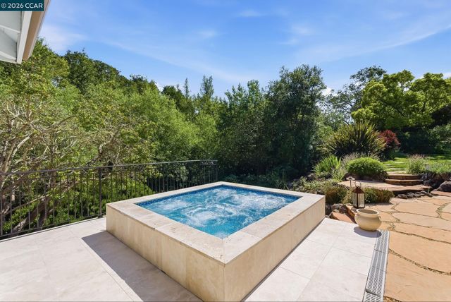 45 N Merrill Circle, Moraga, CA 94556