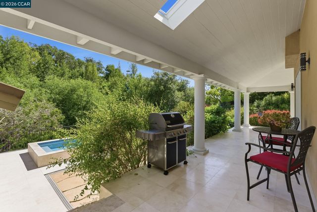 45 N Merrill Circle, Moraga, CA 94556