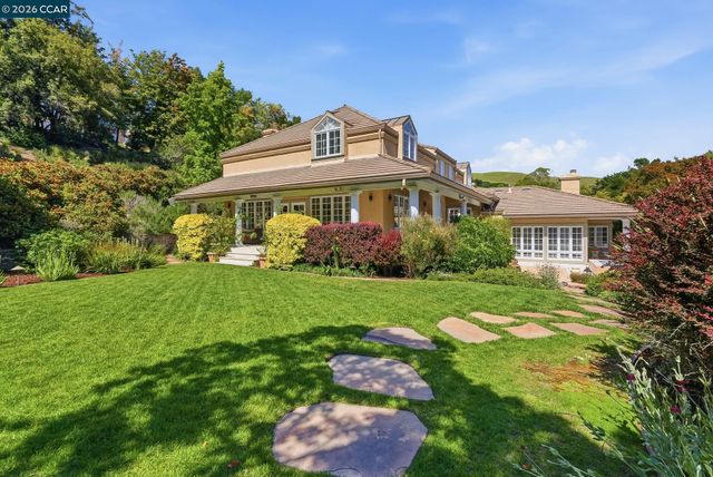 45 N Merrill Circle, Moraga, CA 94556