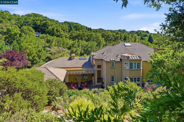 45 N Merrill Circle, Moraga, CA 94556