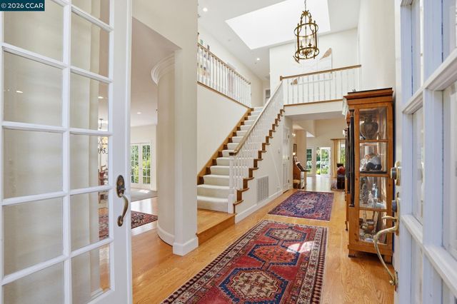 45 N Merrill Circle, Moraga, CA 94556