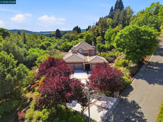 45 N Merrill Circle, Moraga, CA 94556