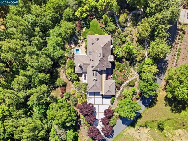 45 N Merrill Circle, Moraga, CA 94556