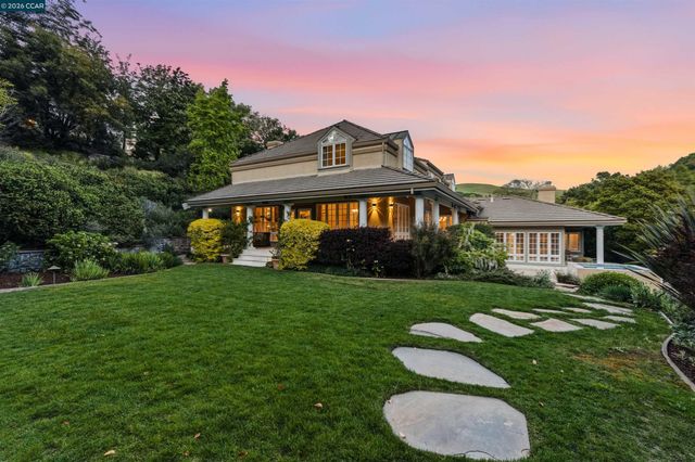 45 N Merrill Circle, Moraga, CA 94556