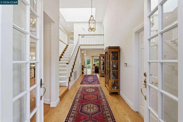 45 N Merrill Circle, Moraga, CA 94556
