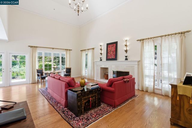 45 N Merrill Circle, Moraga, CA 94556