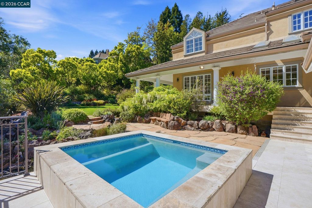 45 N Merrill Circle, Moraga, CA 94556