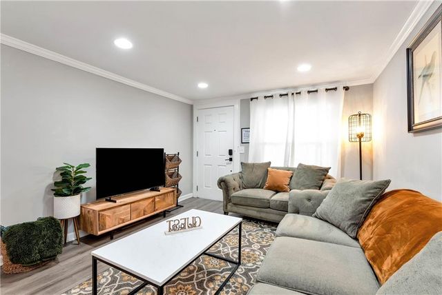 321 Pine Avenue, Commerce, GA 30529