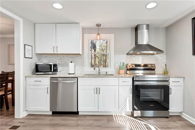 321 Pine Avenue, Commerce, GA 30529