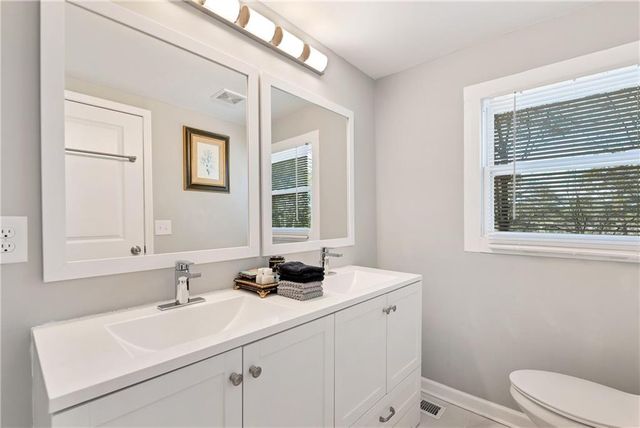 321 Pine Avenue, Commerce, GA 30529