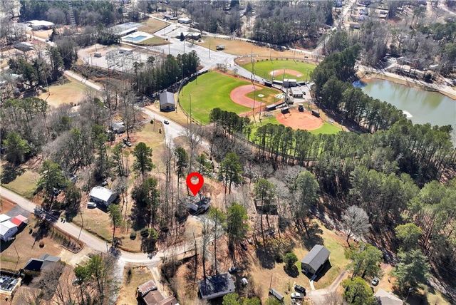 321 Pine Avenue, Commerce, GA 30529