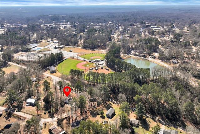 321 Pine Avenue, Commerce, GA 30529