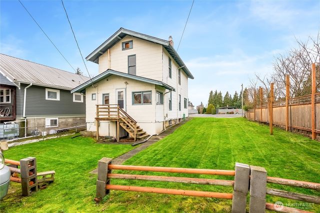 2414 Elm Street, Bellingham, WA 98225