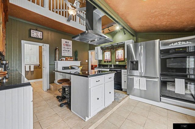 2553 Poppleton Avenue, Omaha, NE 68105