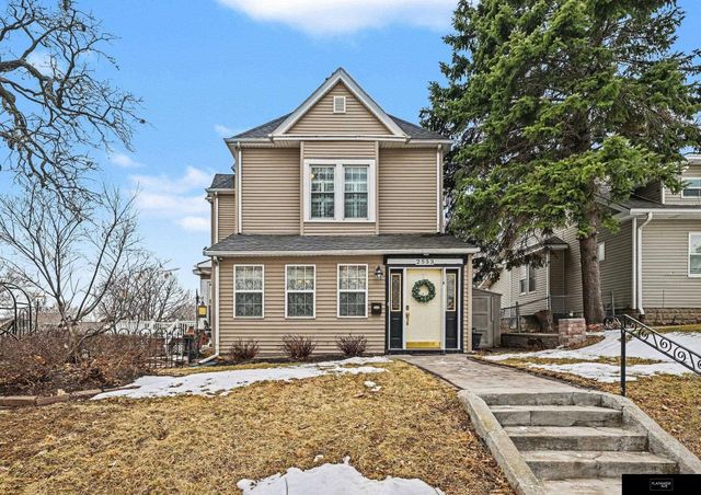 2553 Poppleton Avenue, Omaha, NE 68105