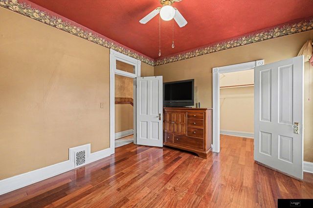 2553 Poppleton Avenue, Omaha, NE 68105