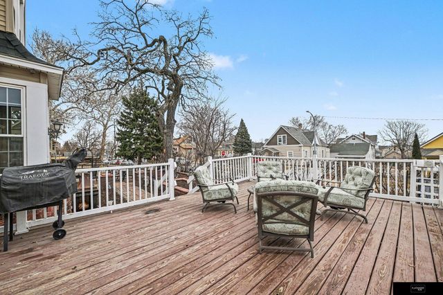 2553 Poppleton Avenue, Omaha, NE 68105