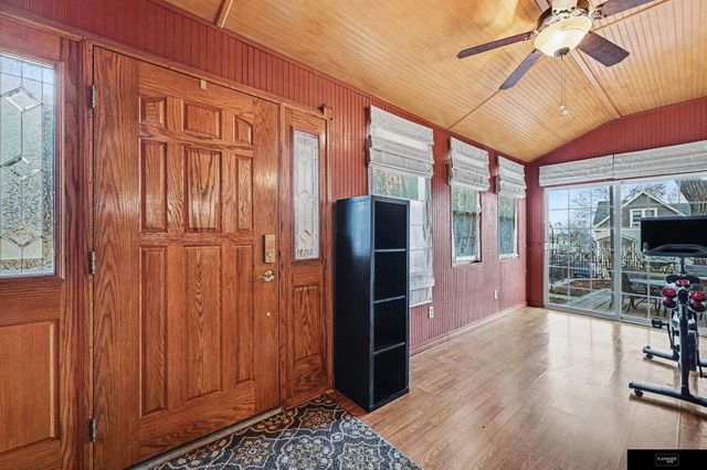 2553 Poppleton Avenue, Omaha, NE 68105