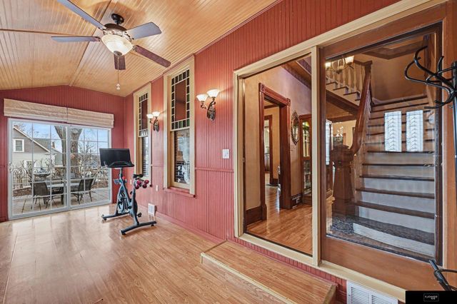 2553 Poppleton Avenue, Omaha, NE 68105