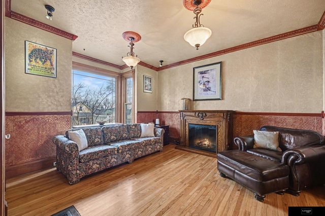 2553 Poppleton Avenue, Omaha, NE 68105