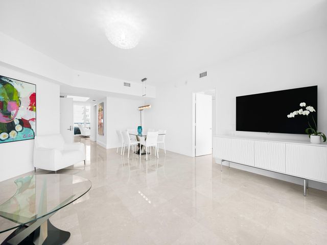 333 Las Olas Way 2103, Fort Lauderdale, FL 33301