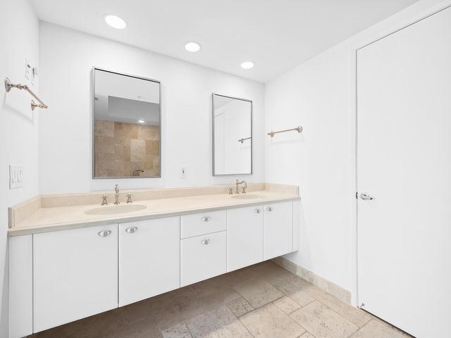 333 Las Olas Way 2103, Fort Lauderdale, FL 33301