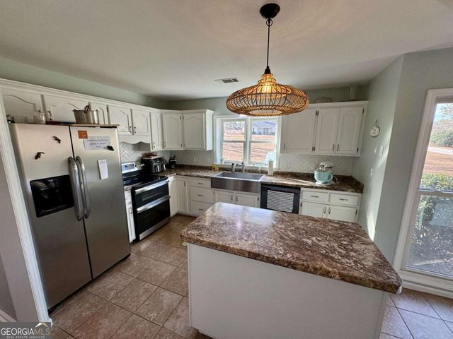 818 Miracle Lane, Vidalia, GA 30474