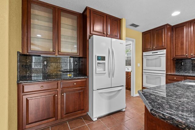 11 Loganberry Ct, Sacramento, CA 95835