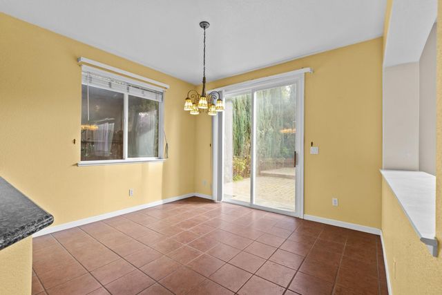 11 Loganberry Ct, Sacramento, CA 95835