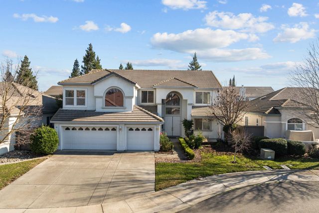 11 Loganberry Ct, Sacramento, CA 95835