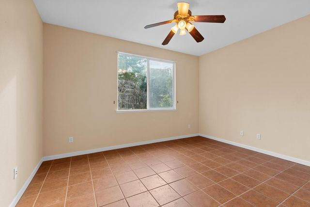 11 Loganberry Ct, Sacramento, CA 95835