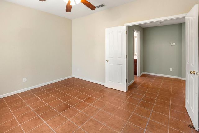 11 Loganberry Ct, Sacramento, CA 95835